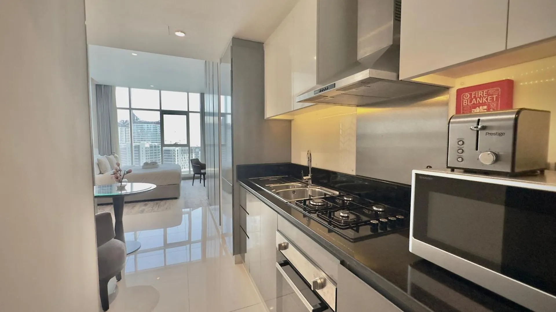 Sleek & Stylish Studio At Damac Maison Prive By Bhavan Vacation Homes 迪拜 阿拉伯联合酋长国